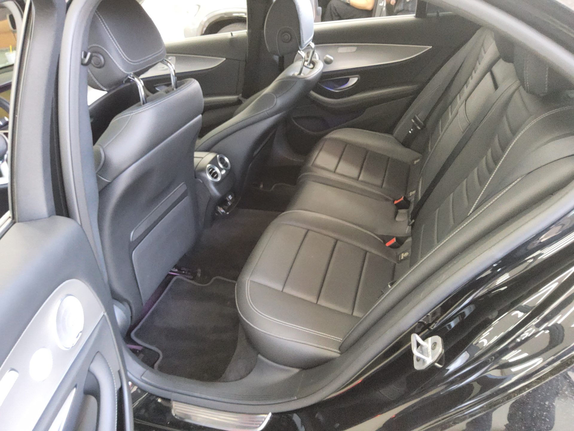 2019 - mercedes-benz e300