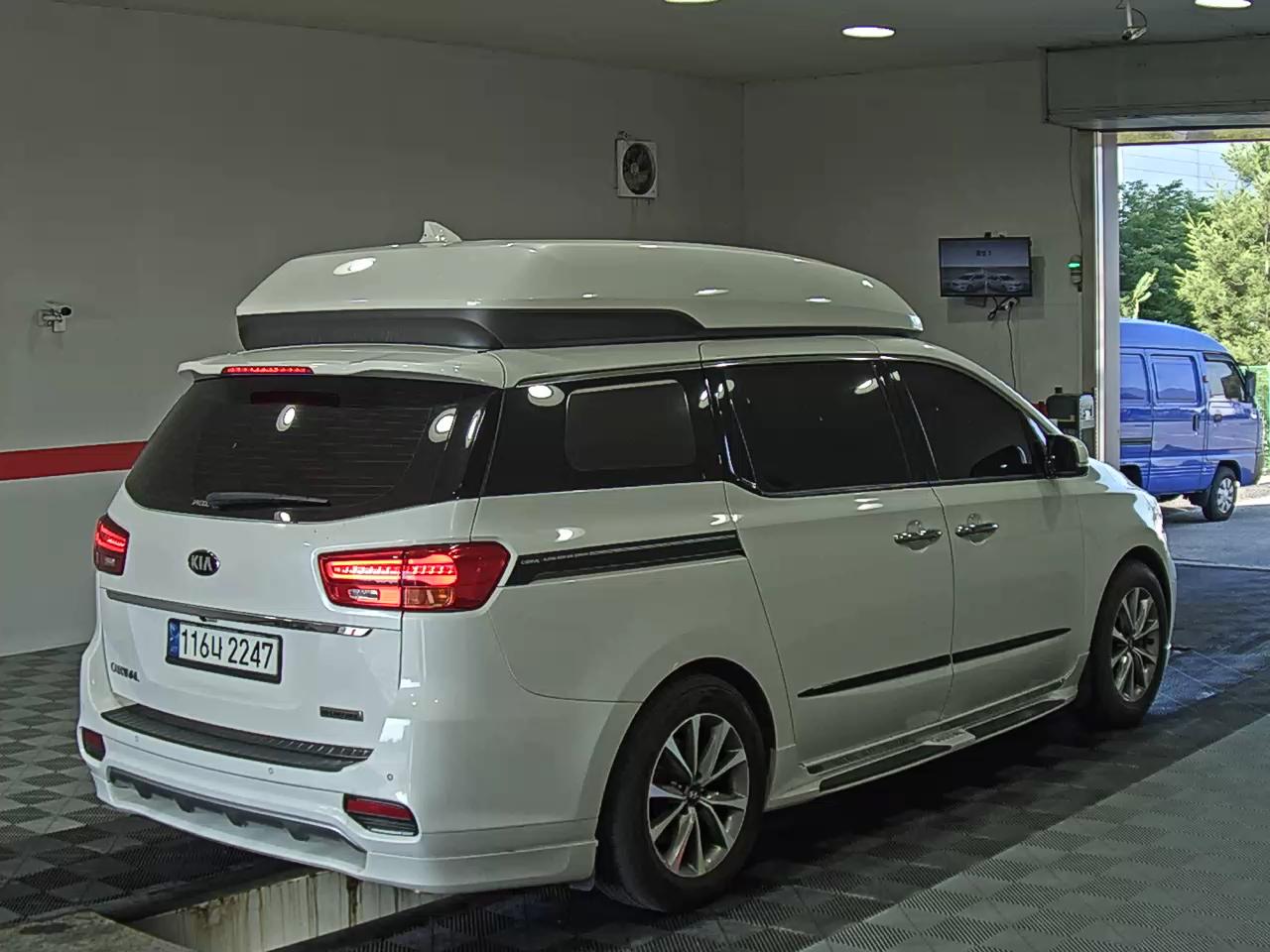 2020 - kia carnival