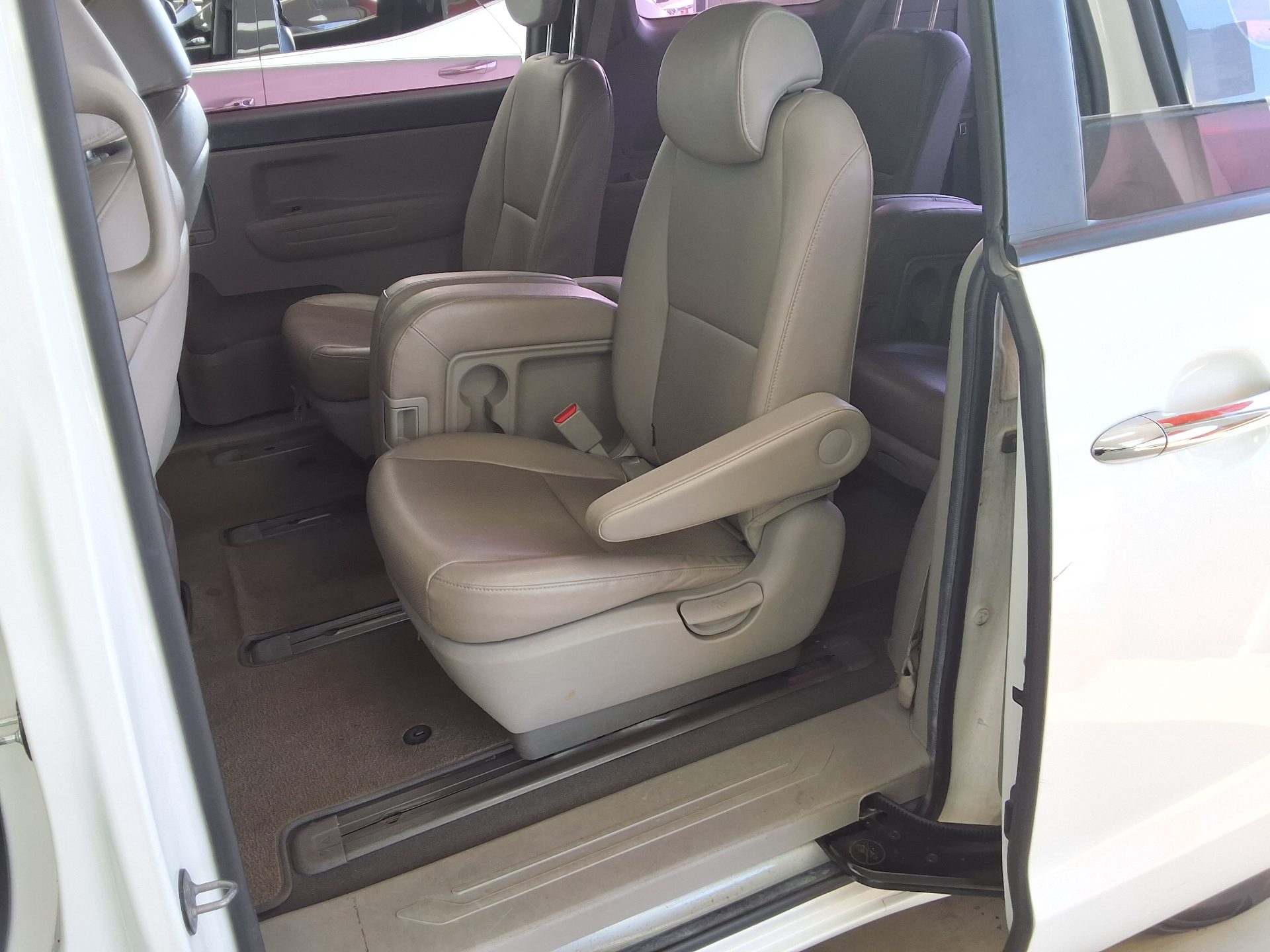 2020 - kia carnival