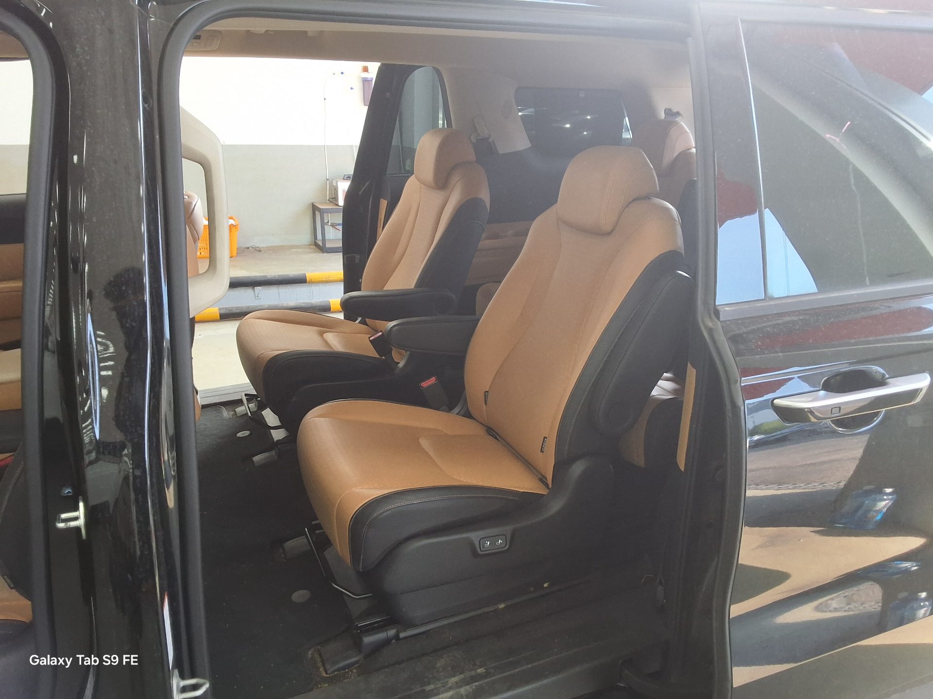 2023 - kia carnival