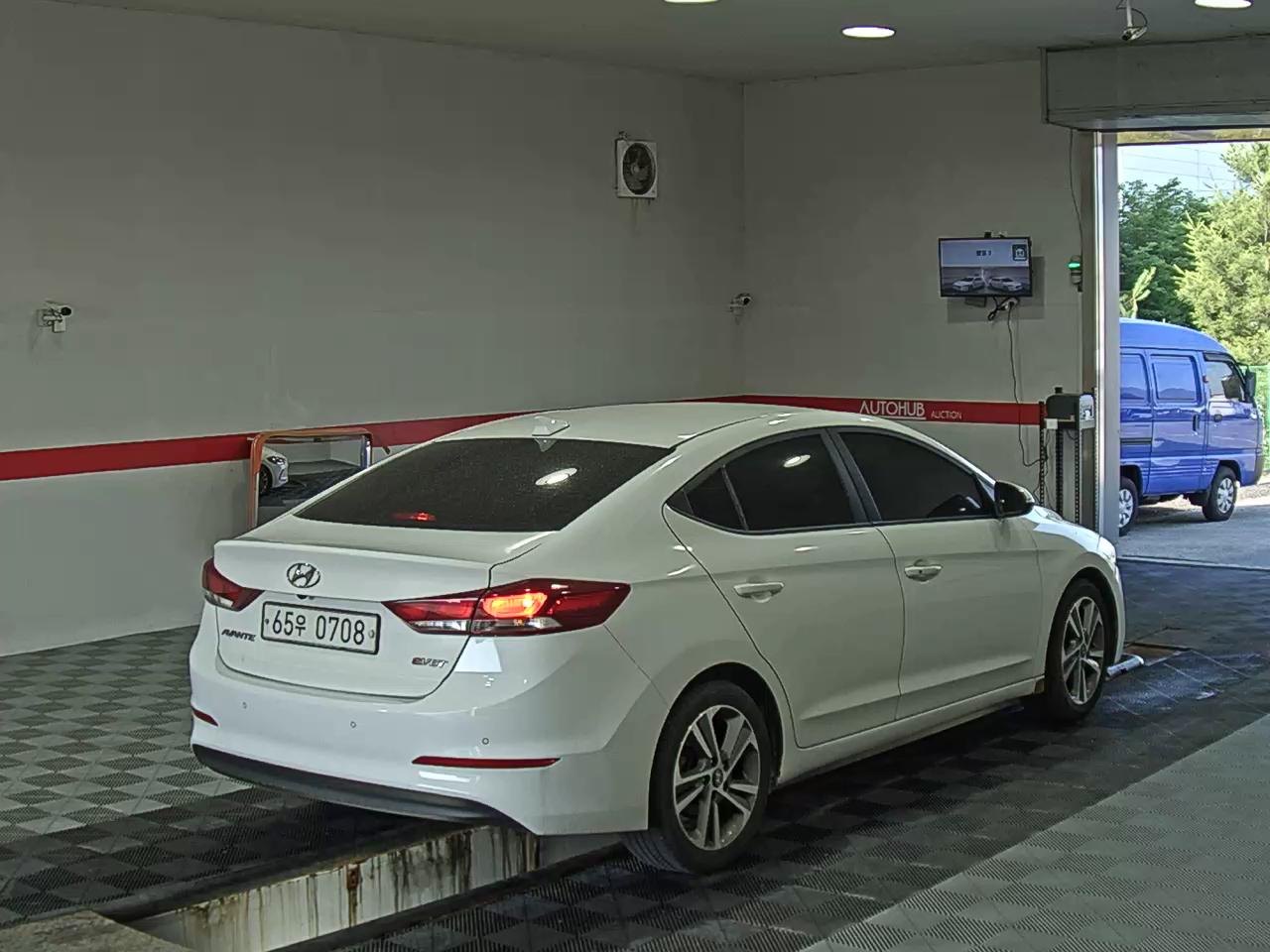 2016 - hyundai avante