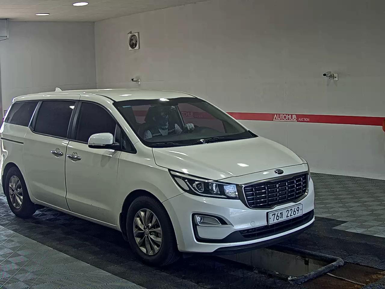 2020 - kia carnival
