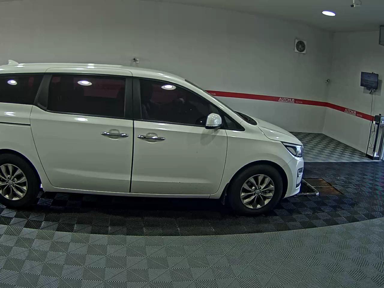 2020 - kia carnival