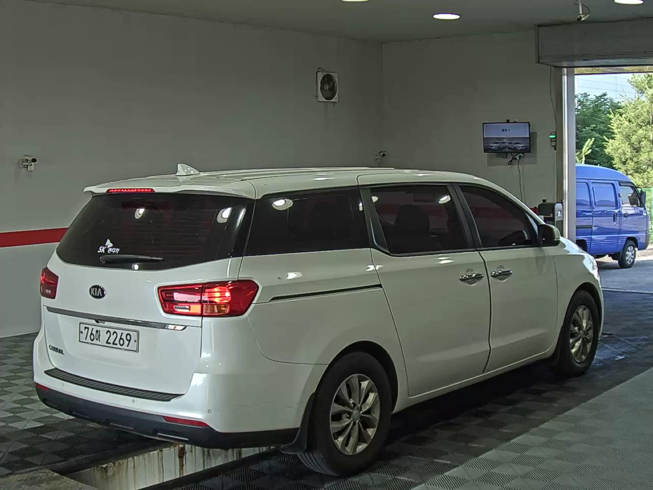 2020 - kia carnival