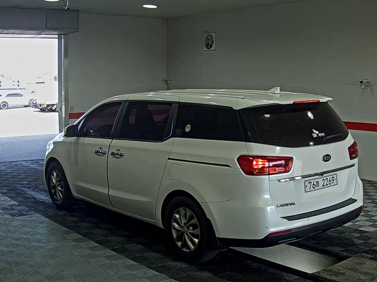 2020 - kia carnival