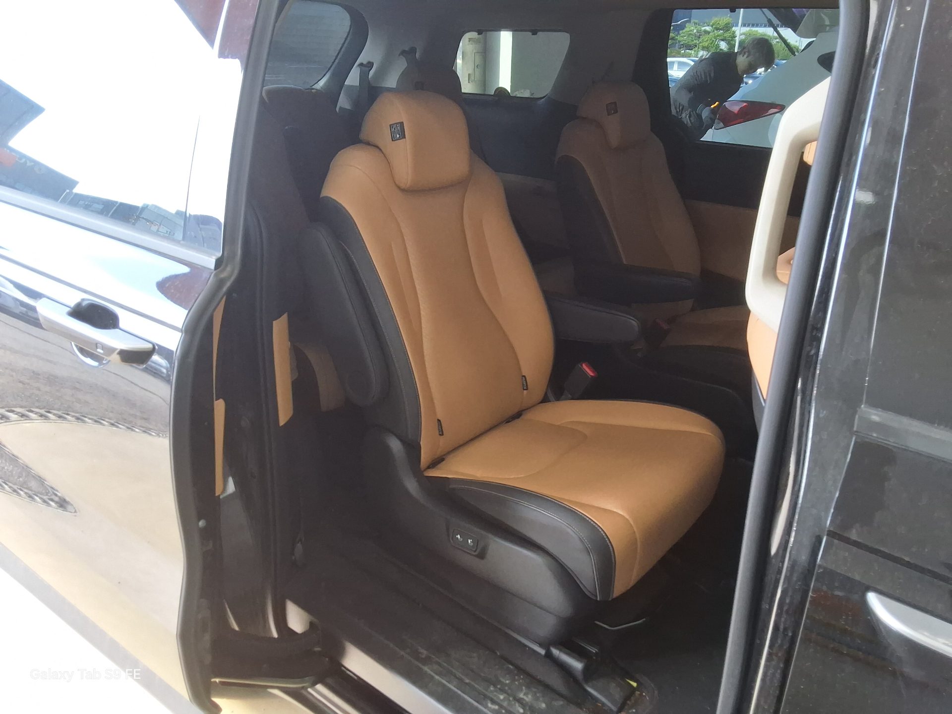 2023 - kia carnival