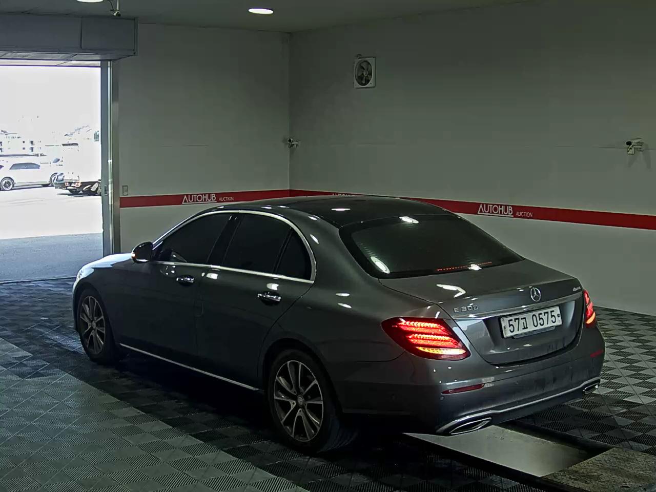 2017 - mercedes-benz e300