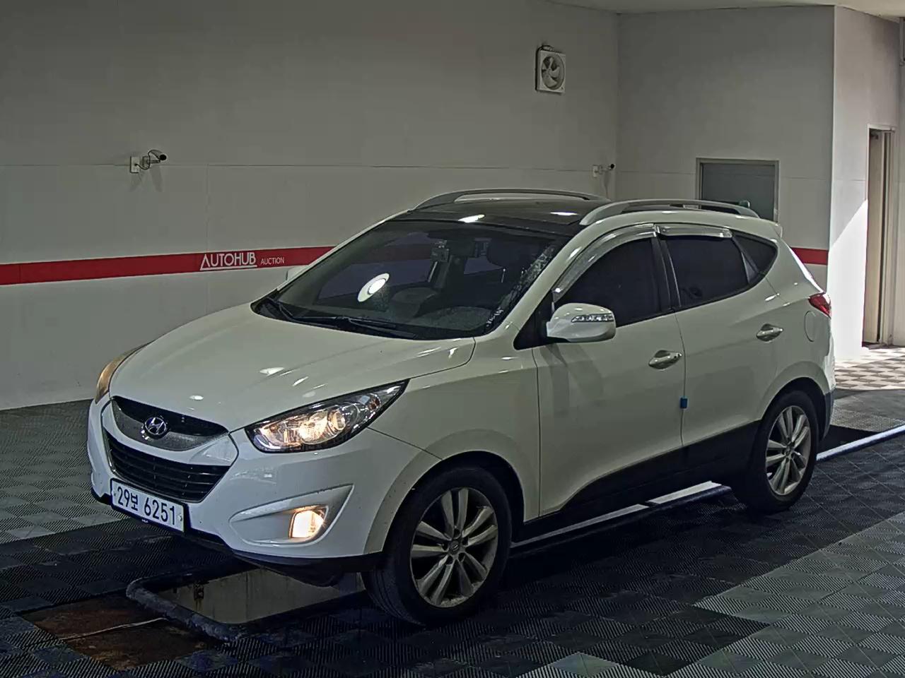 2012 - hyundai tucson