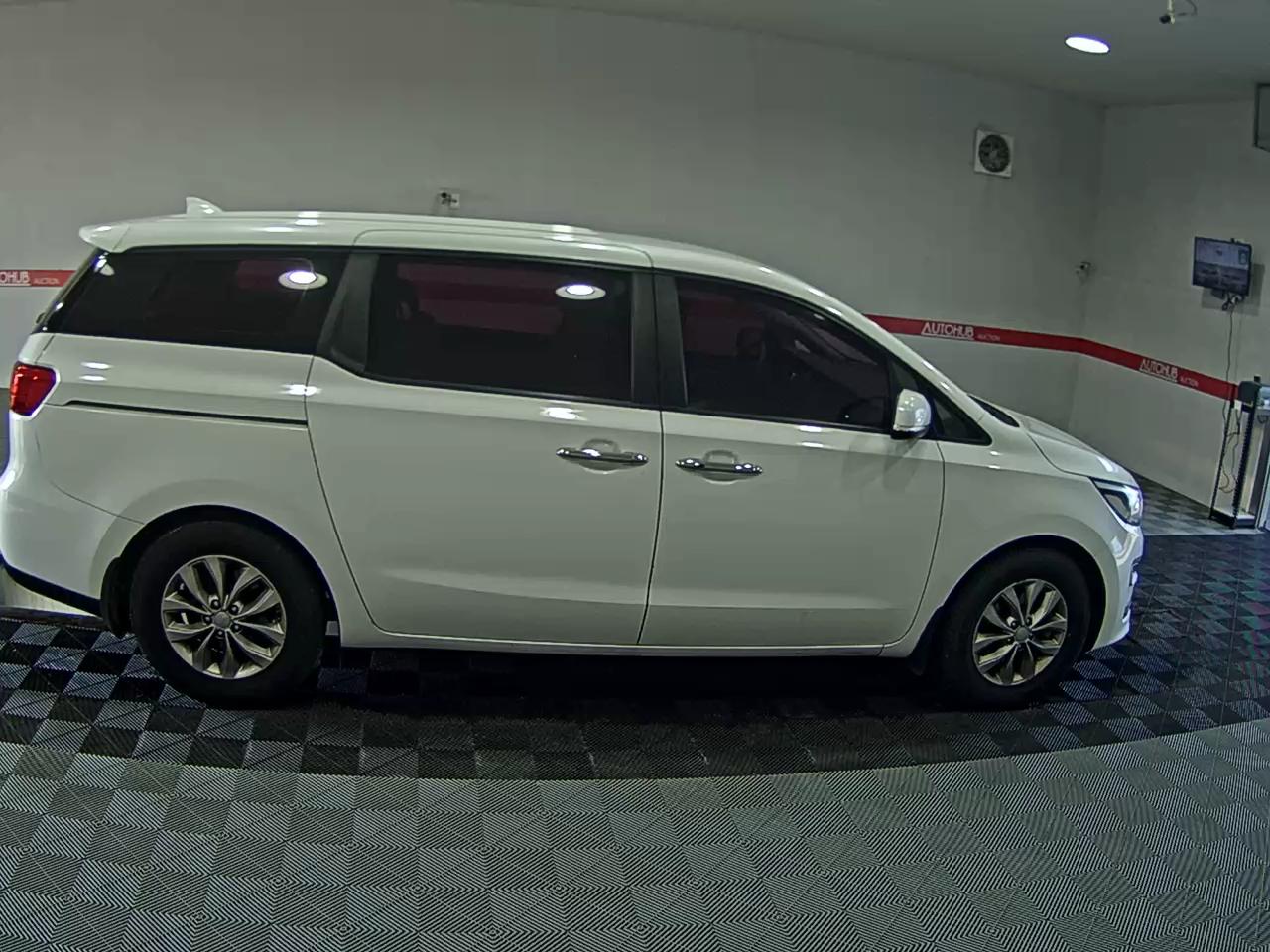 2020 - kia carnival
