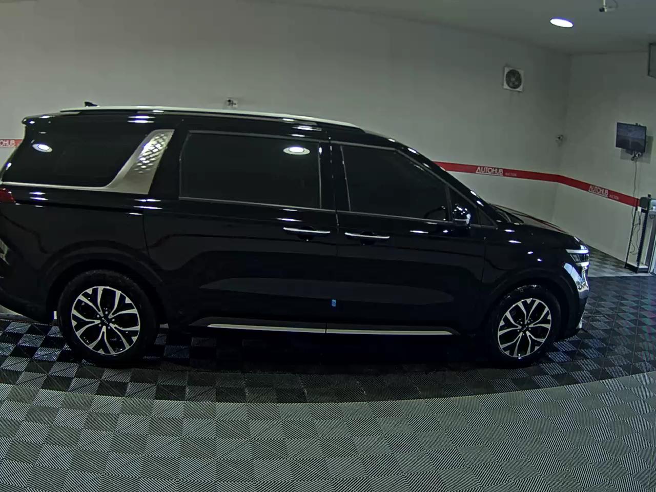 2023 - kia carnival