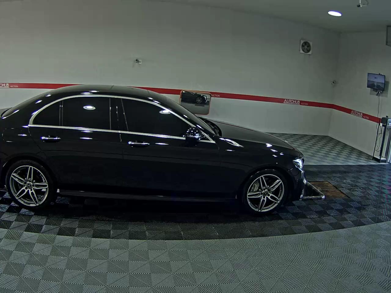 2019 - mercedes-benz e300