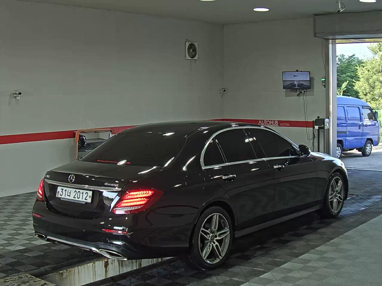 2019 - mercedes-benz e300