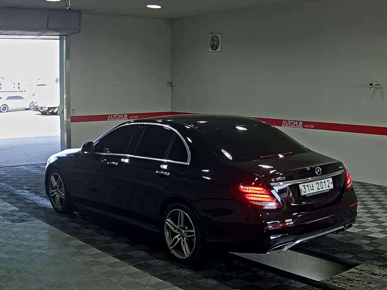 2019 - mercedes-benz e300