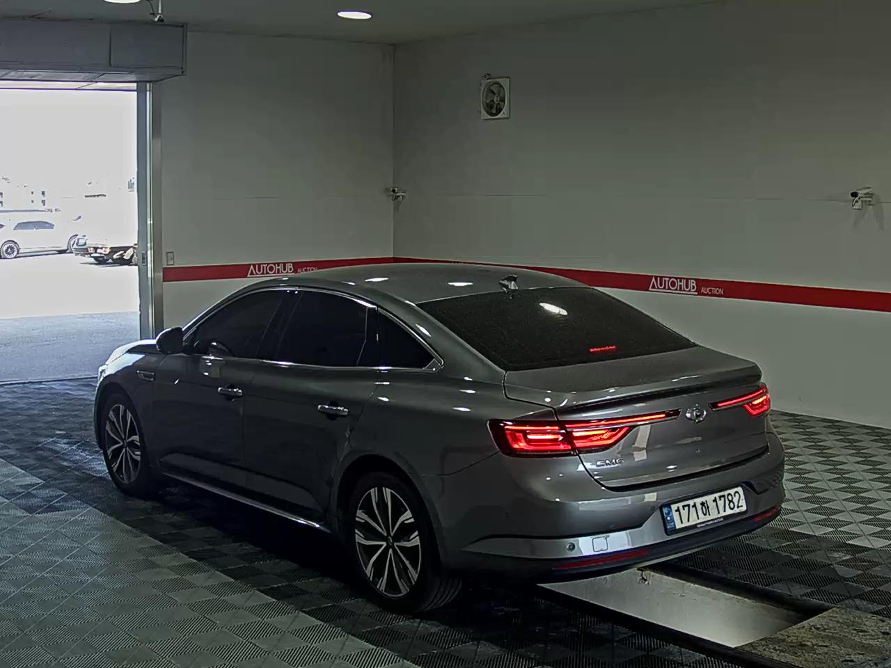 2022 - renault sm6