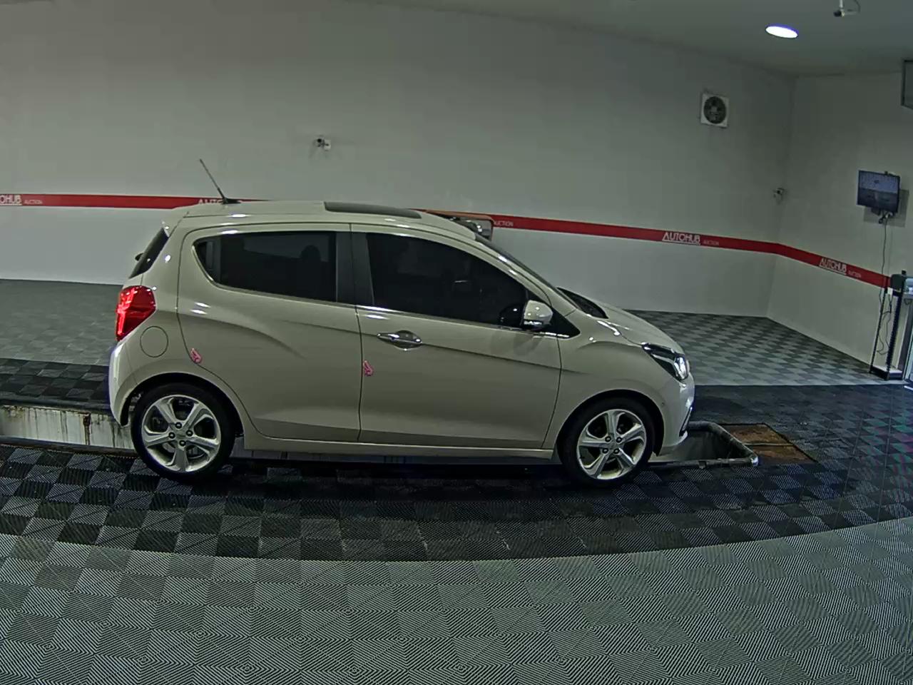 2016 - chevrolet spark