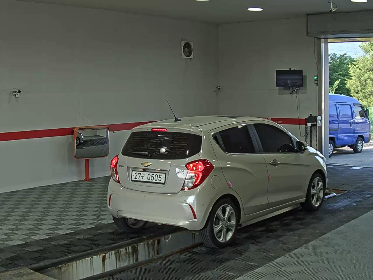 2016 - chevrolet spark