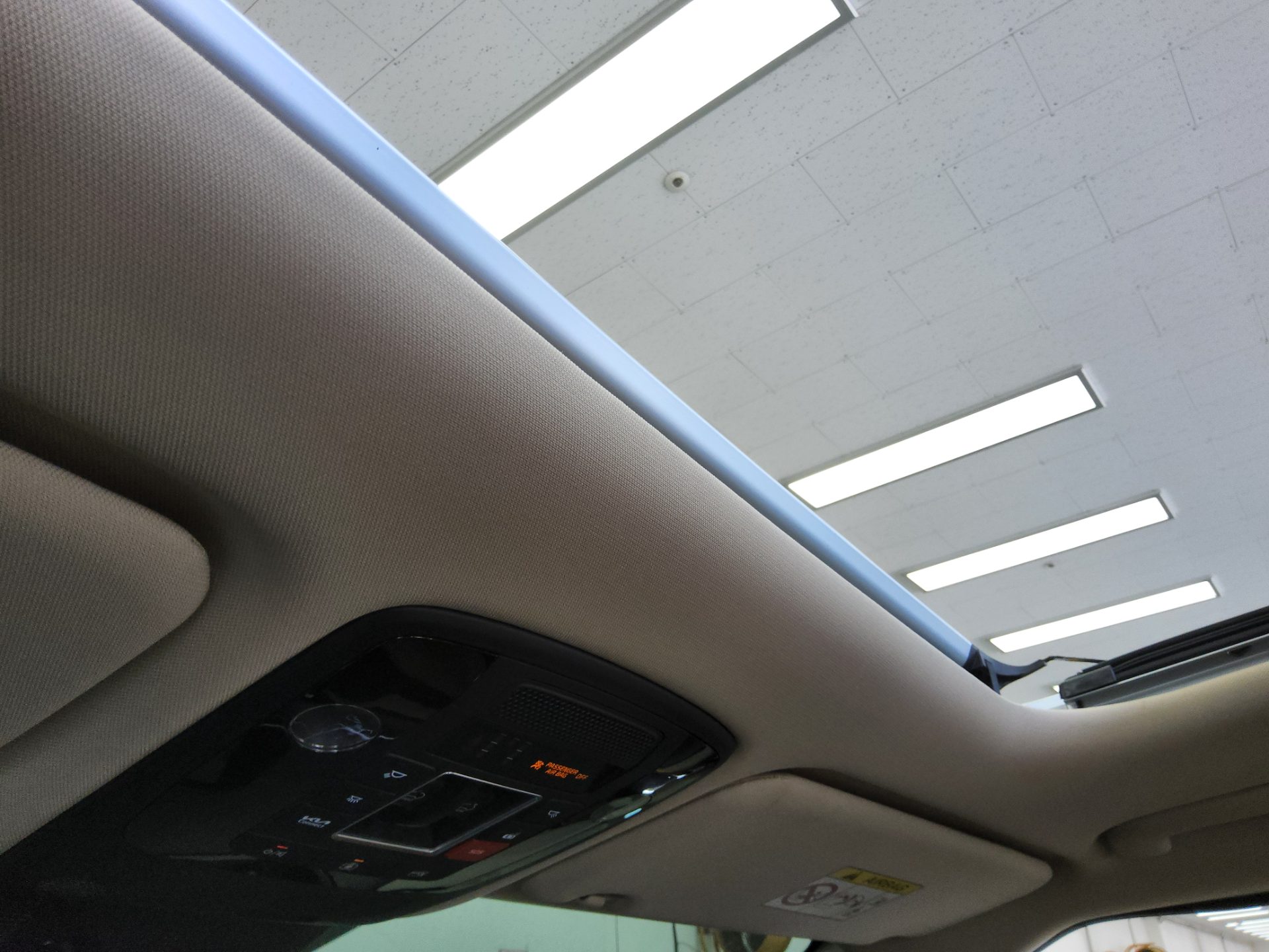 2023 - kia carnival