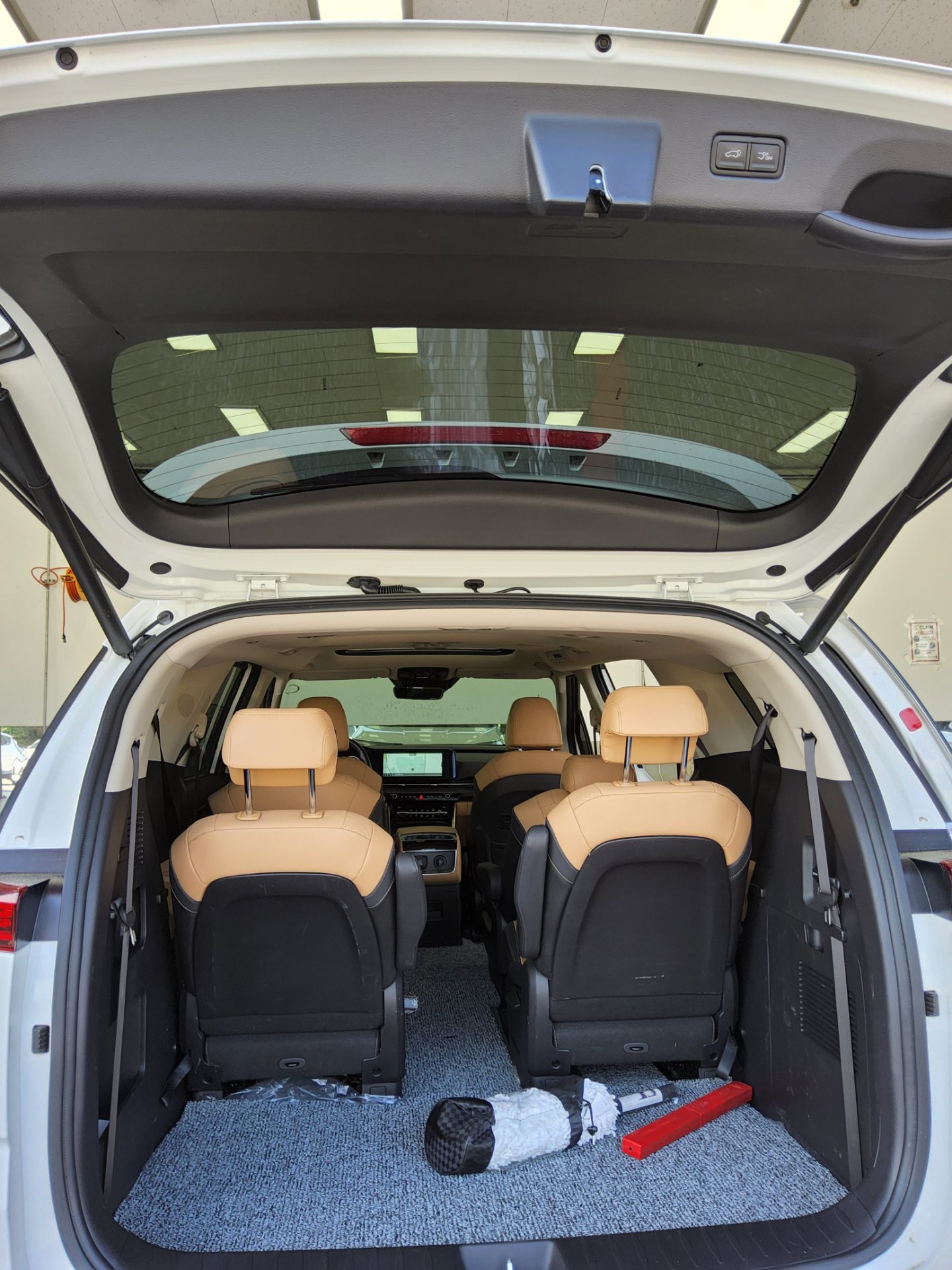 2023 - kia carnival