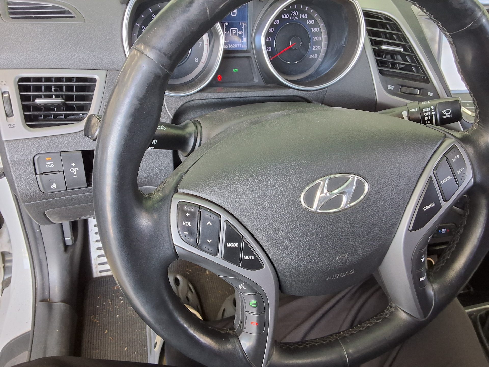 2014 - hyundai avante