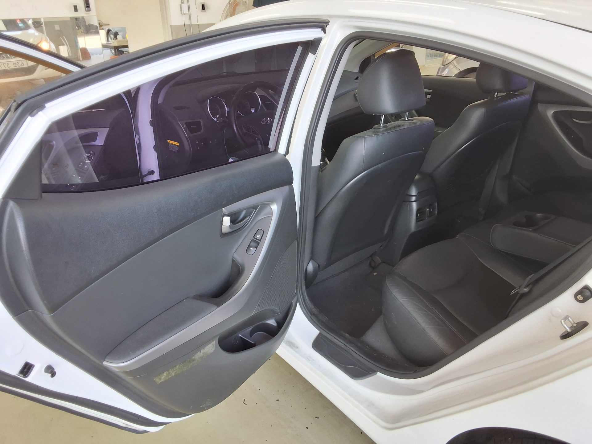 2014 - hyundai avante
