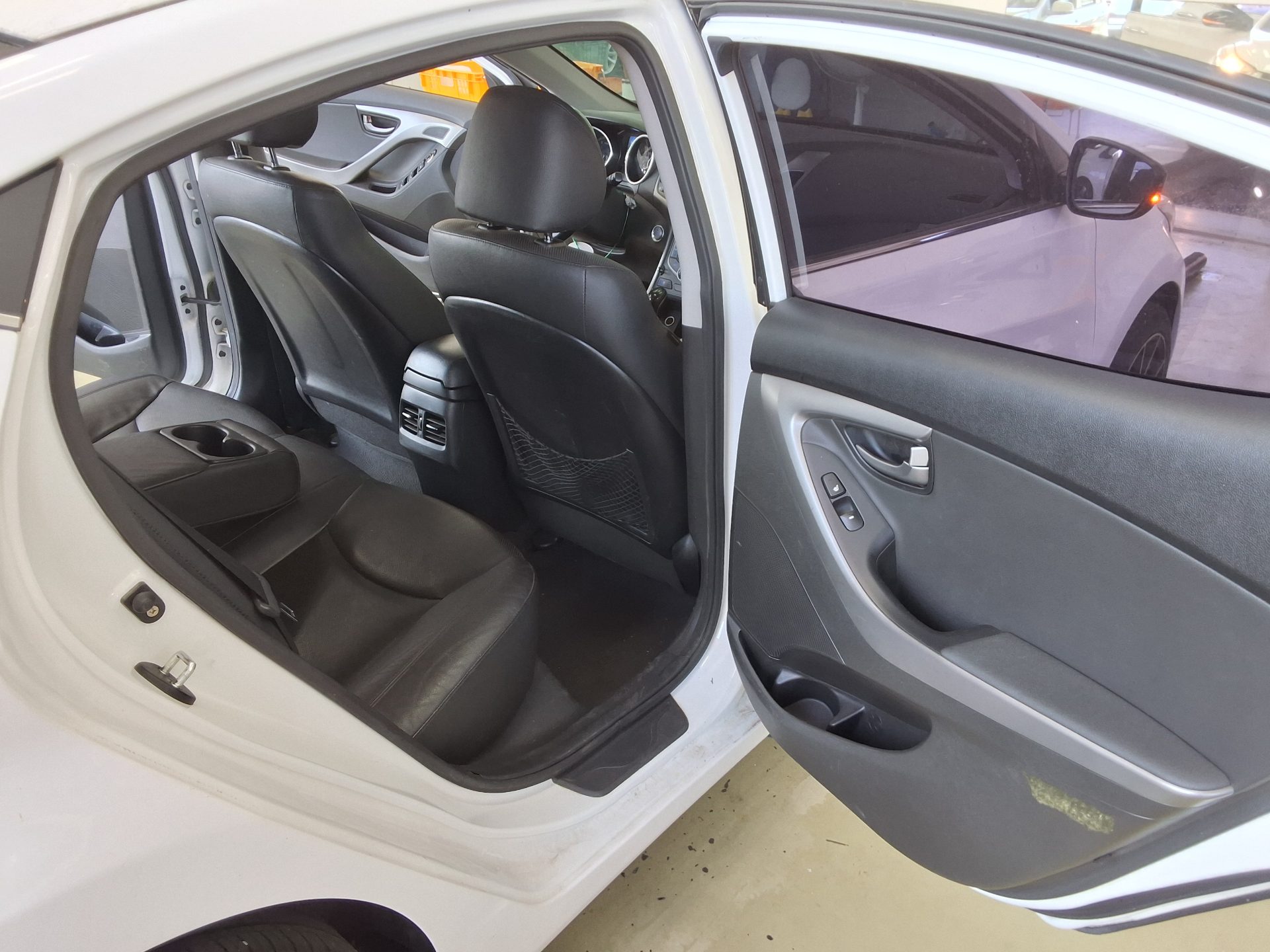 2014 - hyundai avante