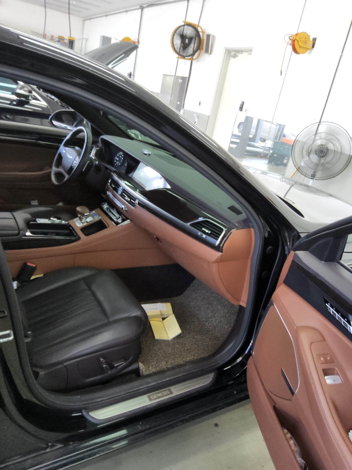 2019 - genesis g90
