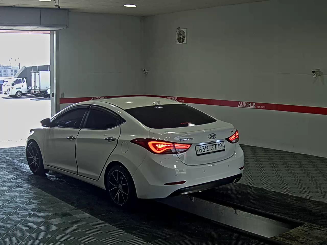 2014 - hyundai avante
