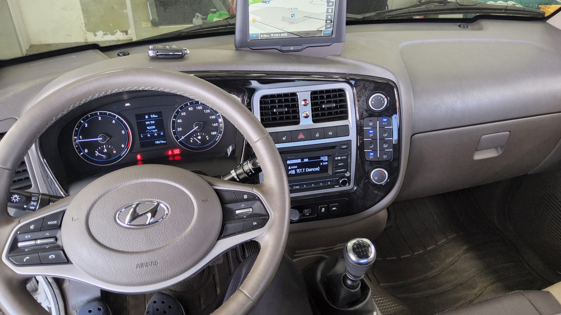 2023 - hyundai porter