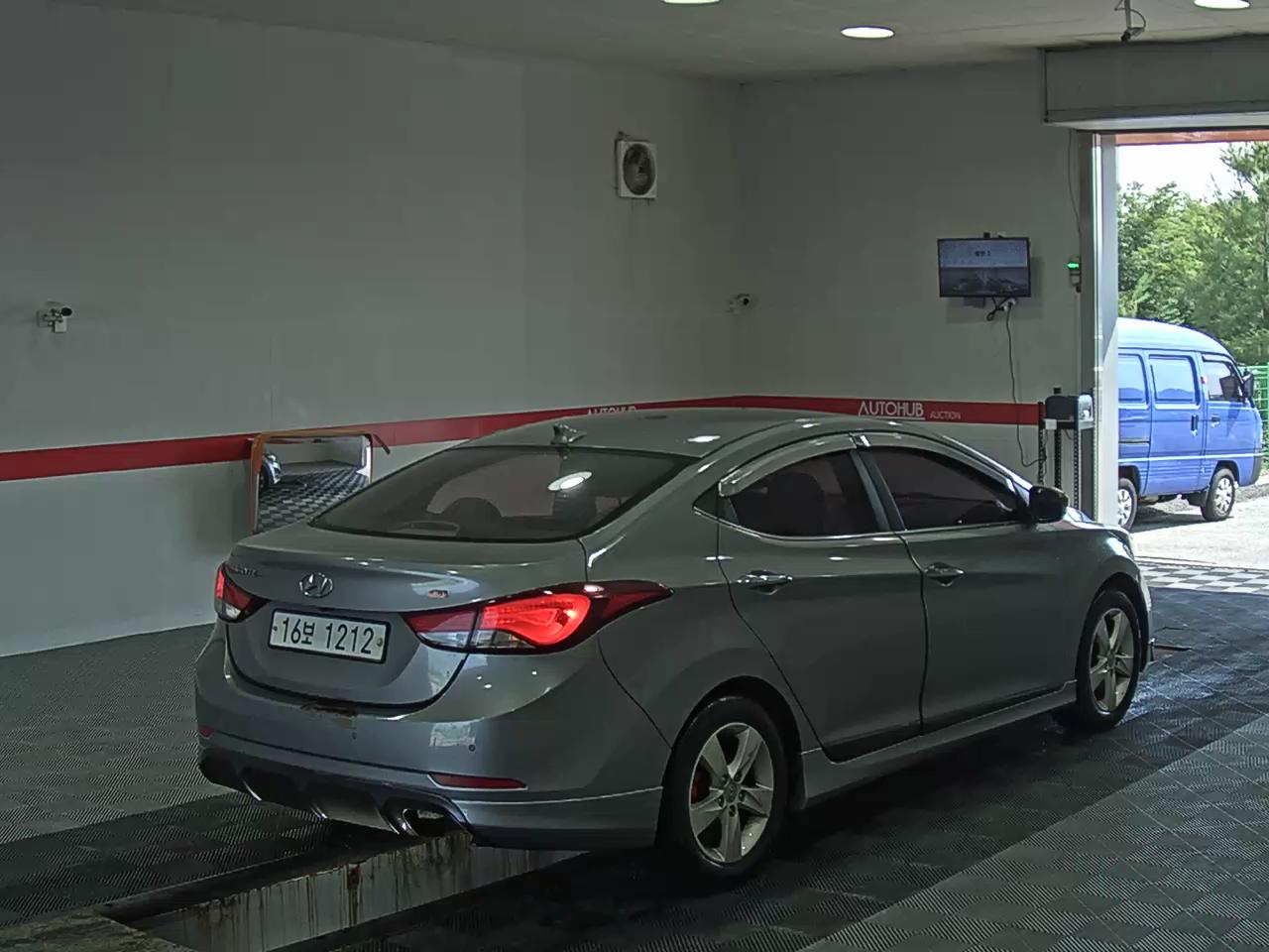 2015 - hyundai avante