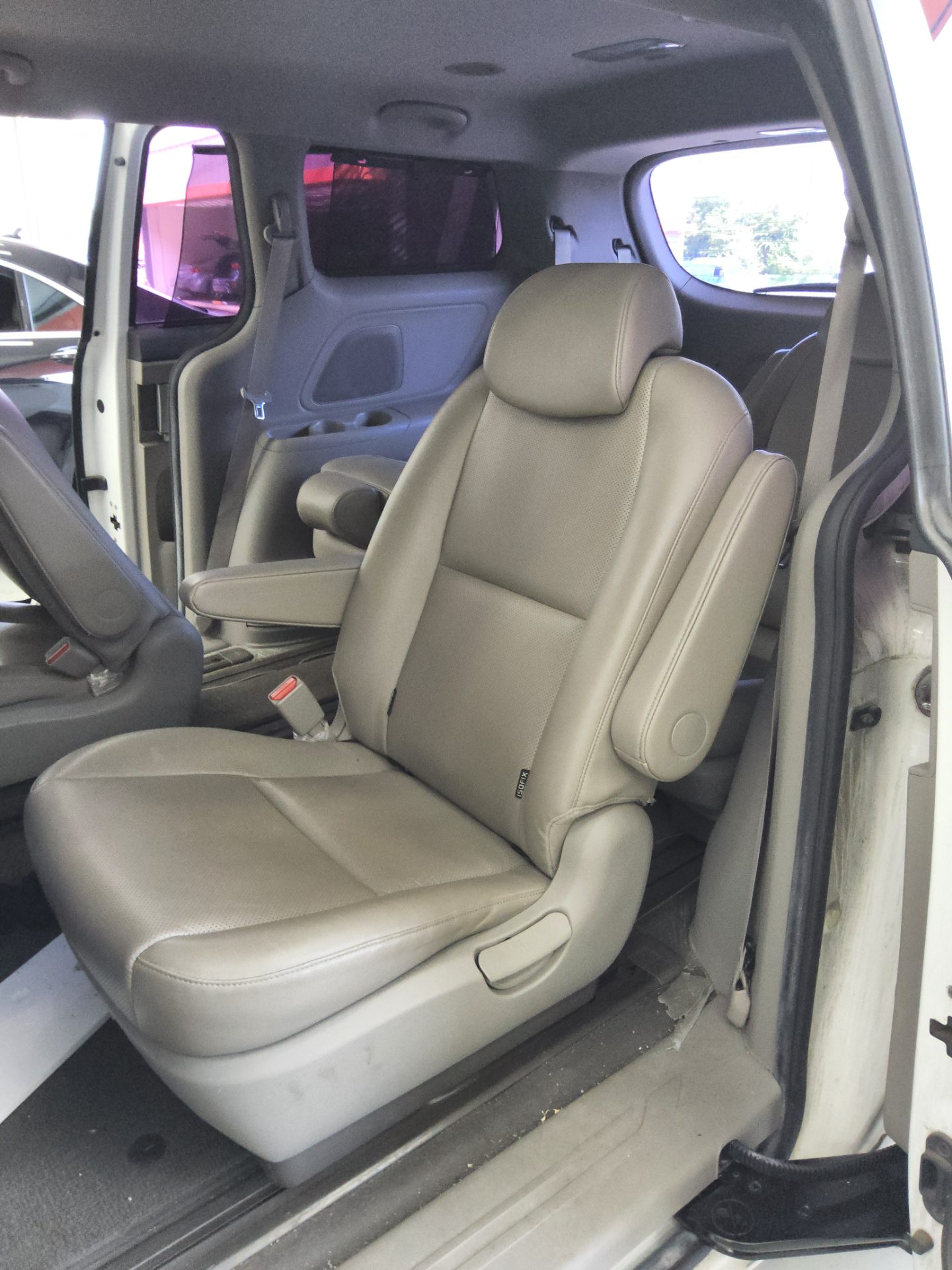 2016 - kia carnival