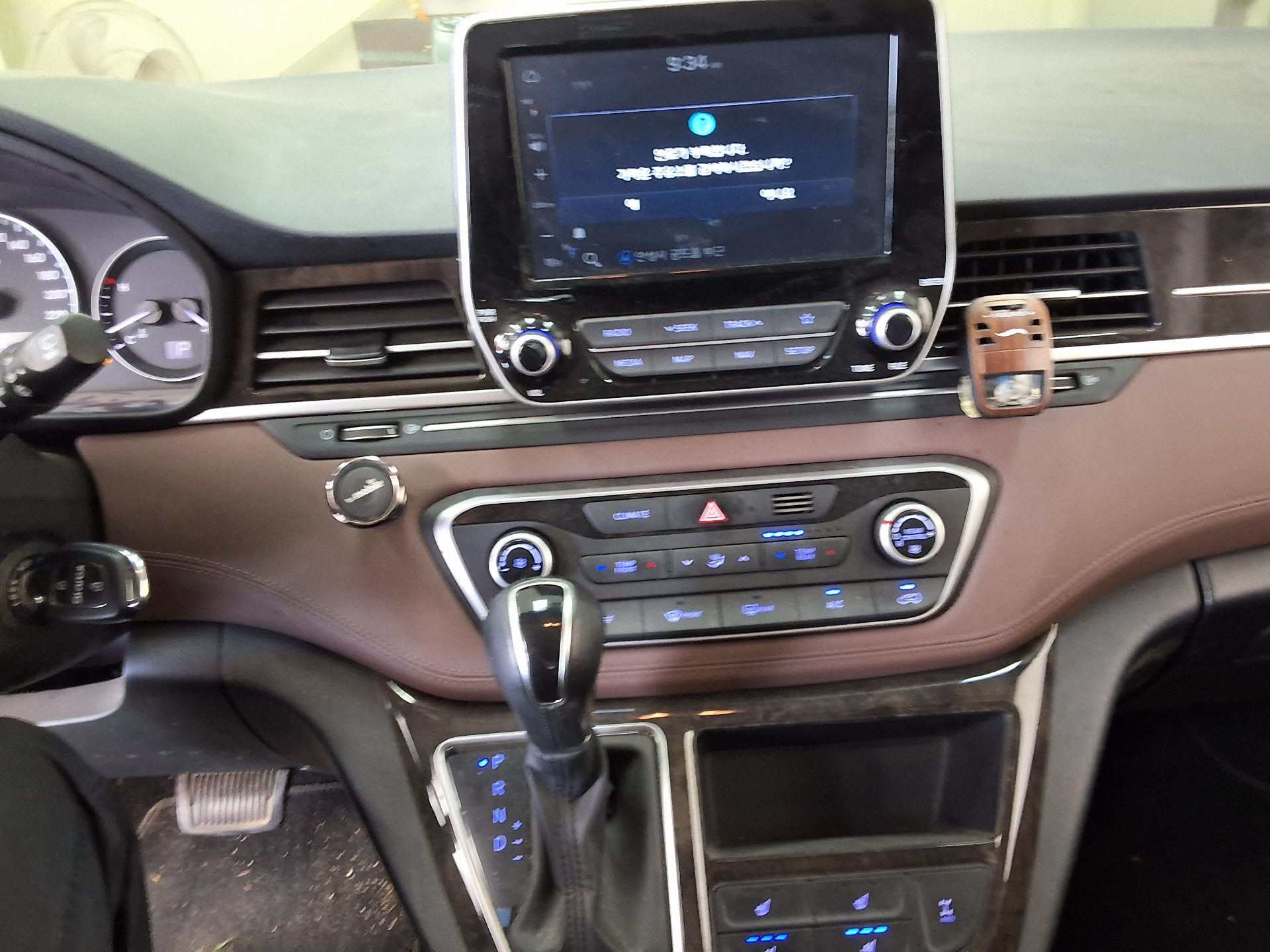 2019 - hyundai grand starex