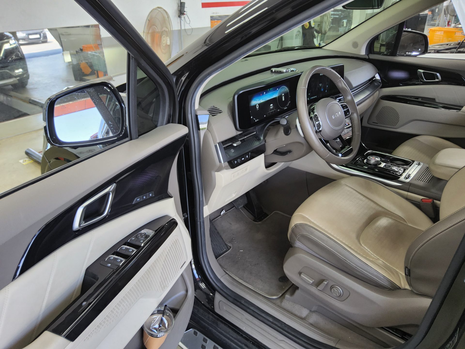 2022 - kia carnival