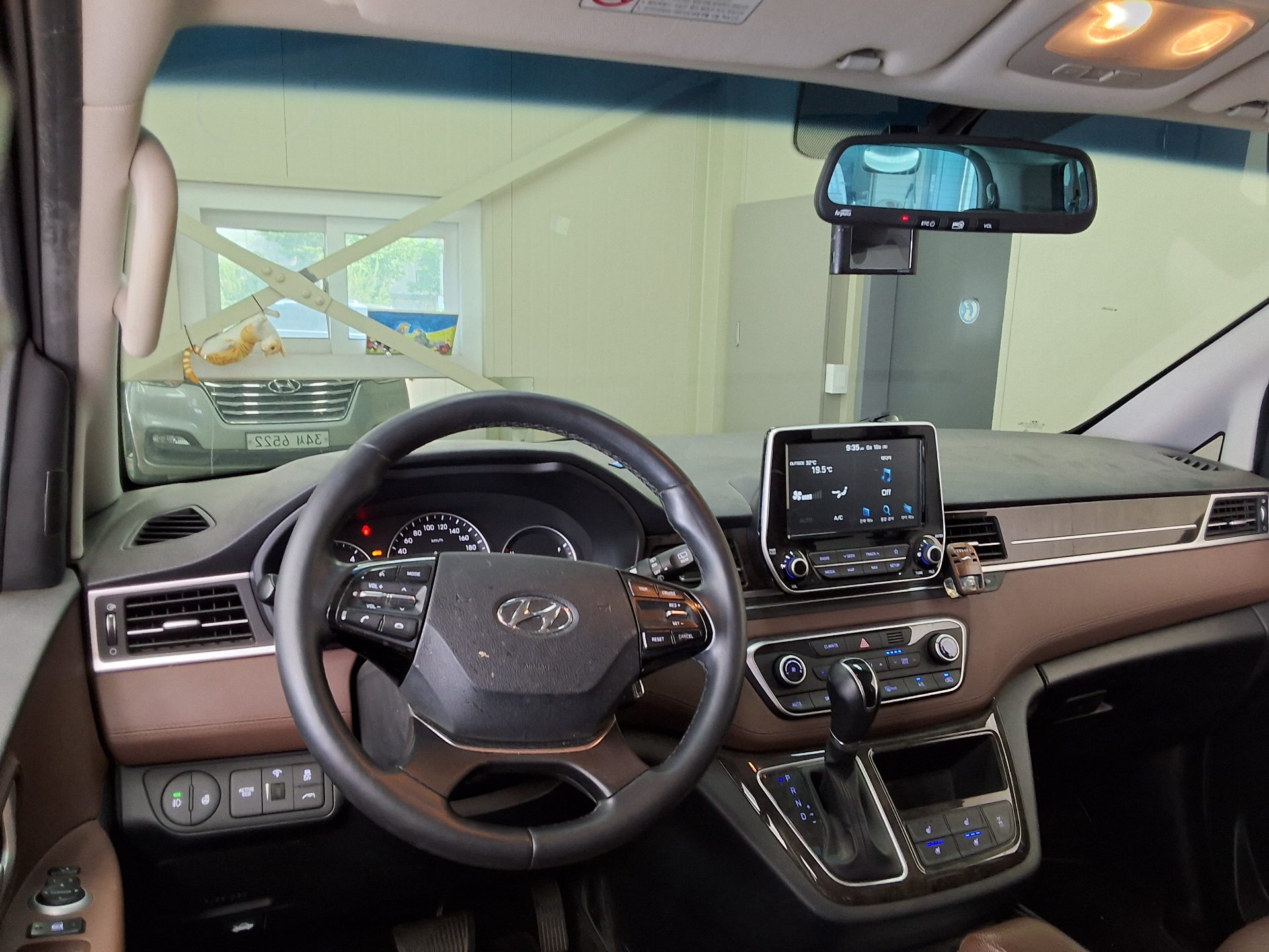 2019 - hyundai grand starex