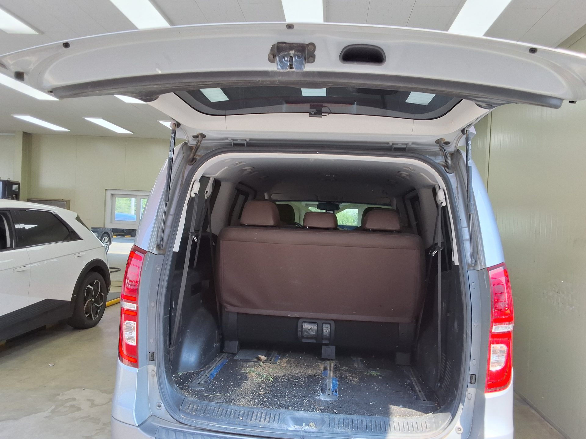 2019 - hyundai grand starex