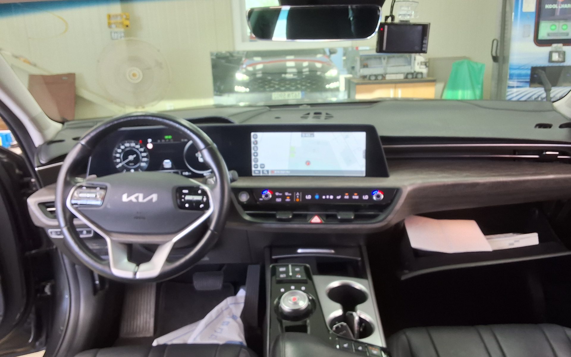 2023 - kia k8