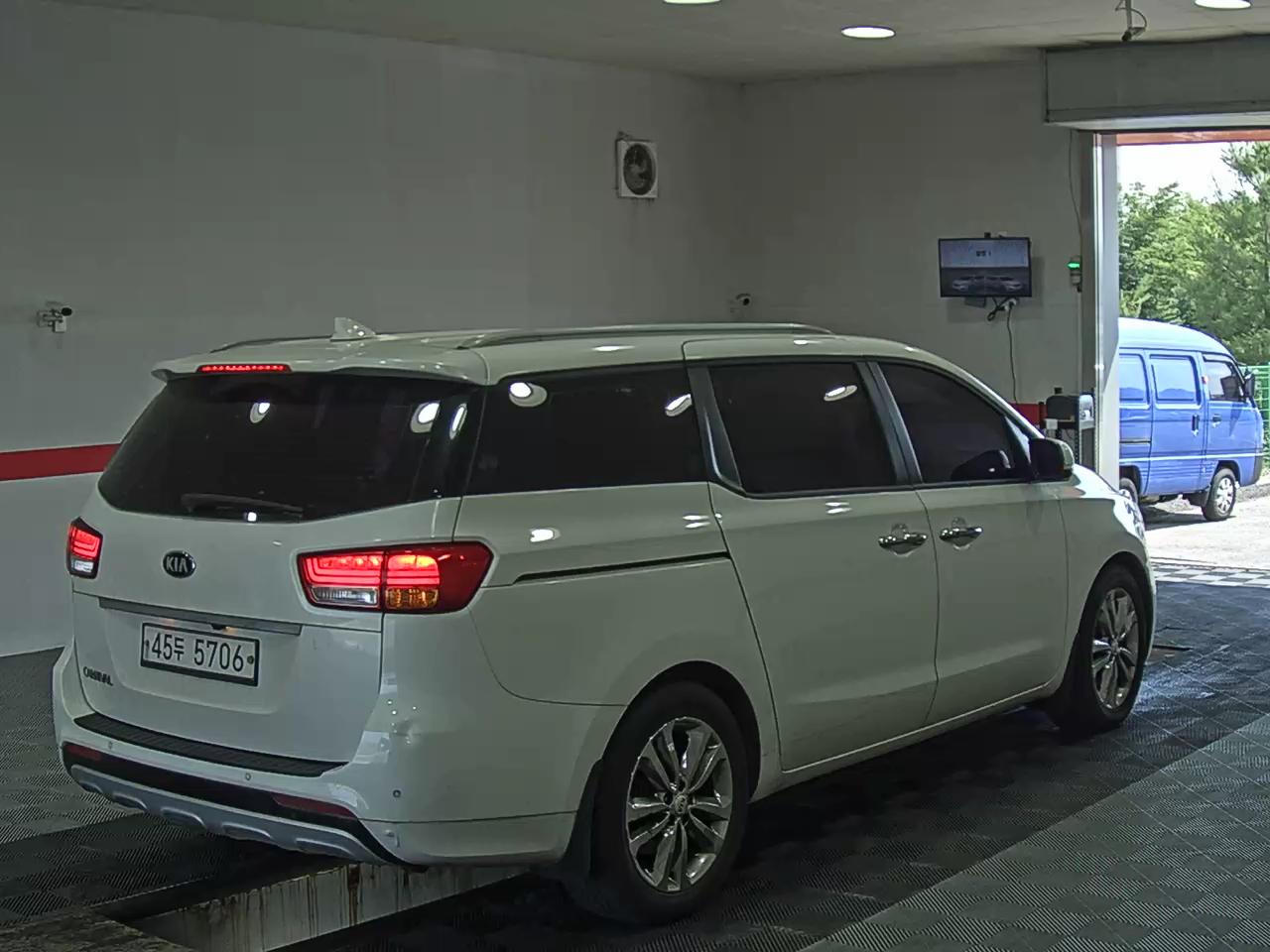 2016 - kia carnival