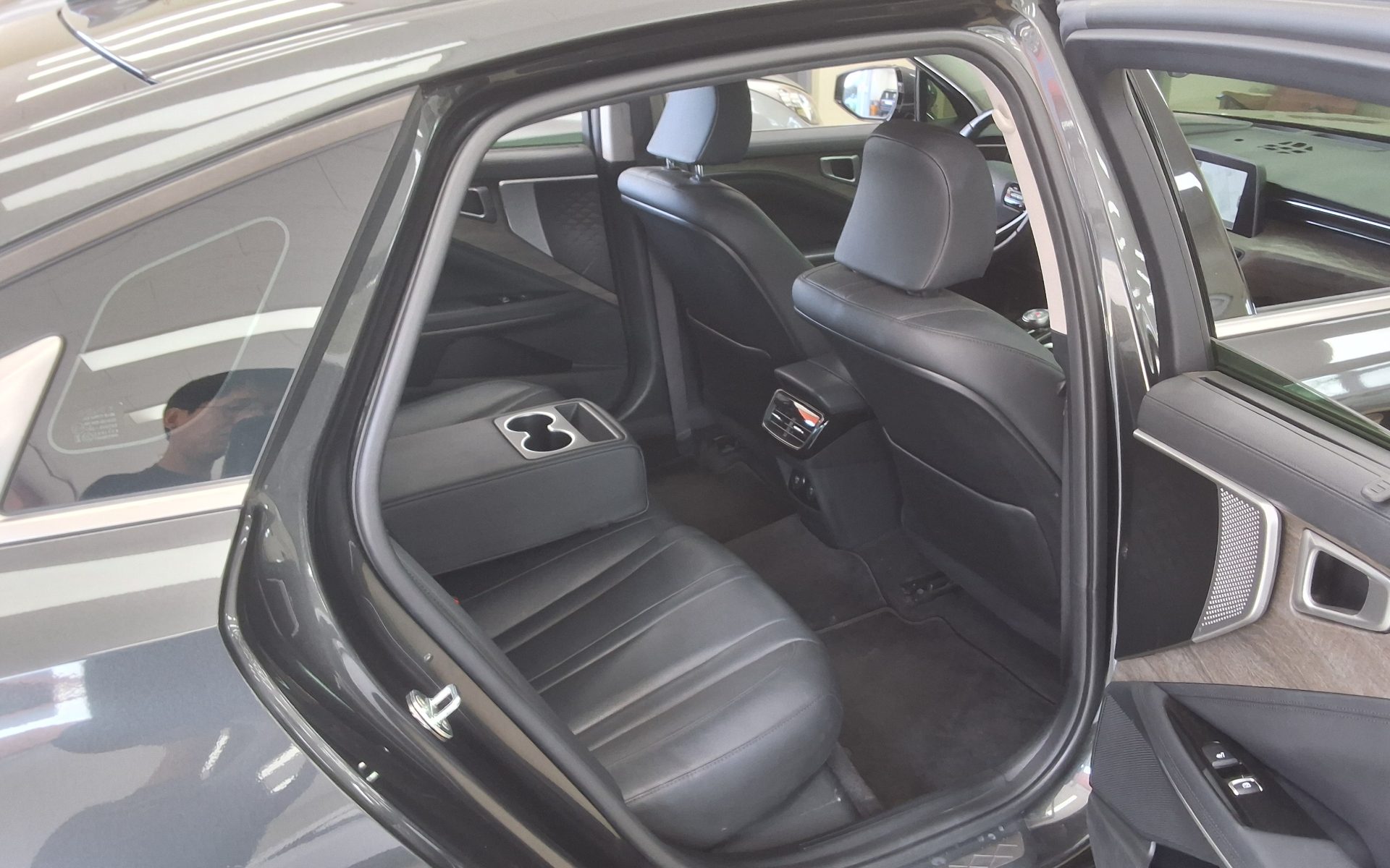 2023 - kia k8