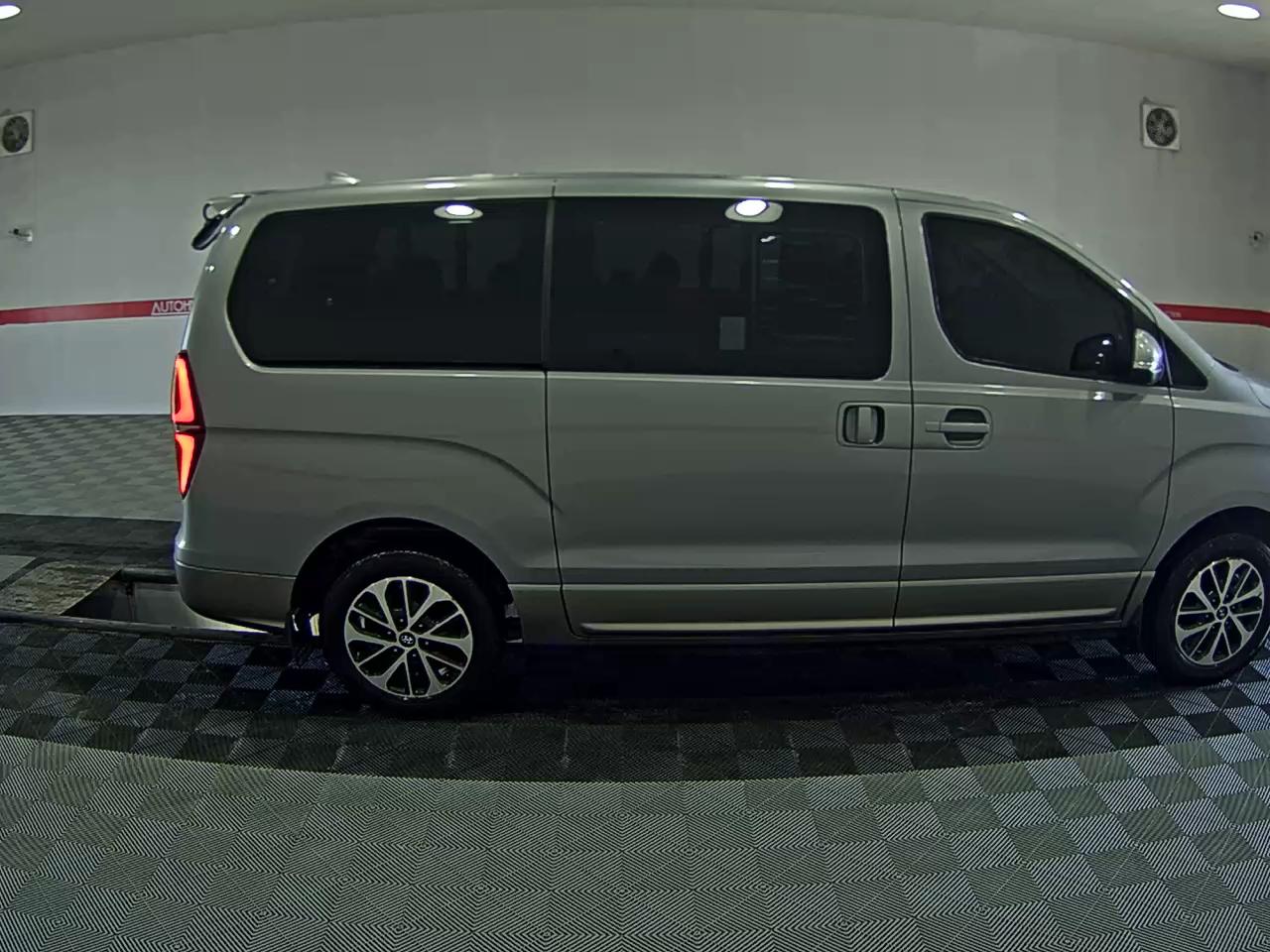 2019 - hyundai grand starex