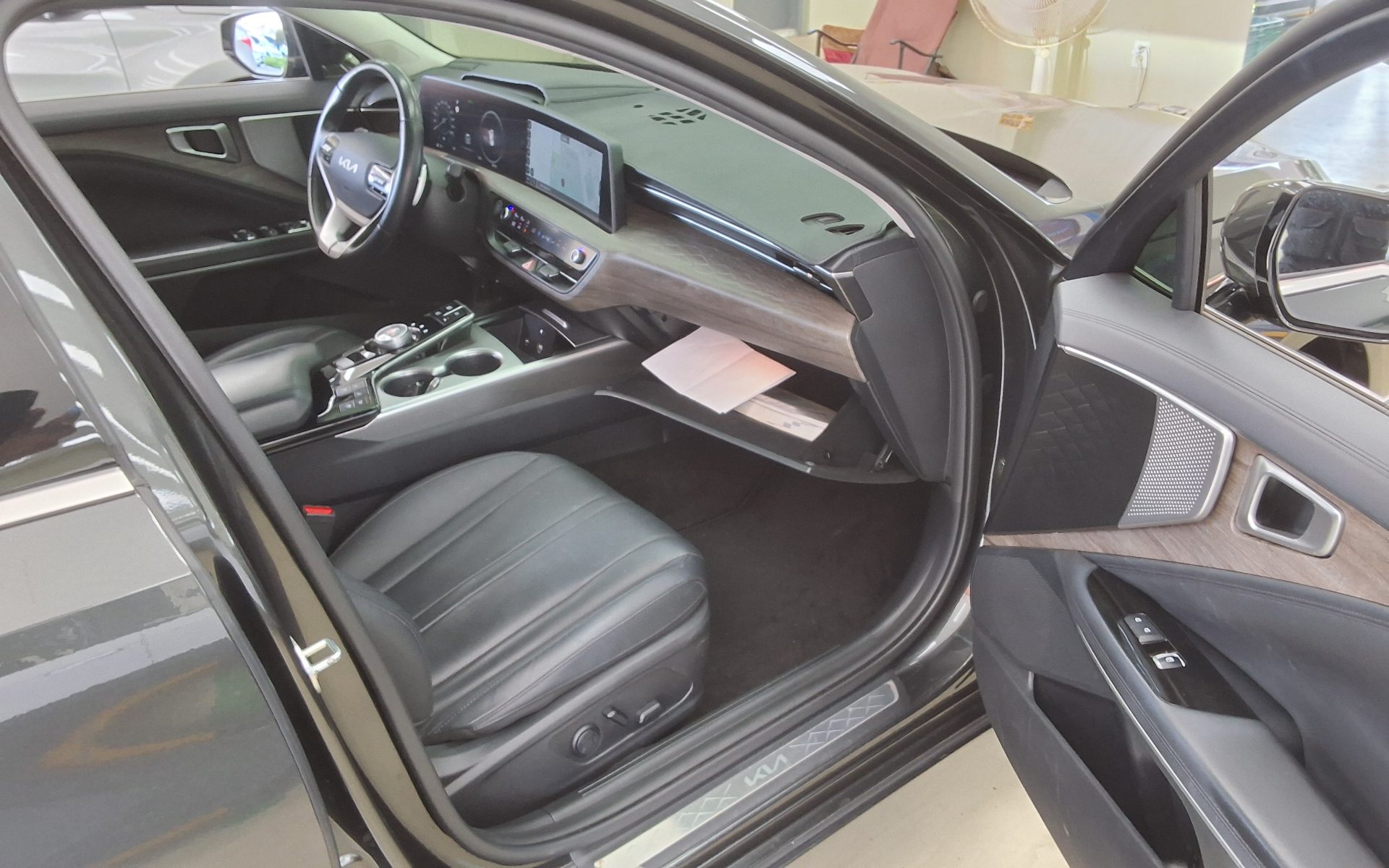 2023 - kia k8