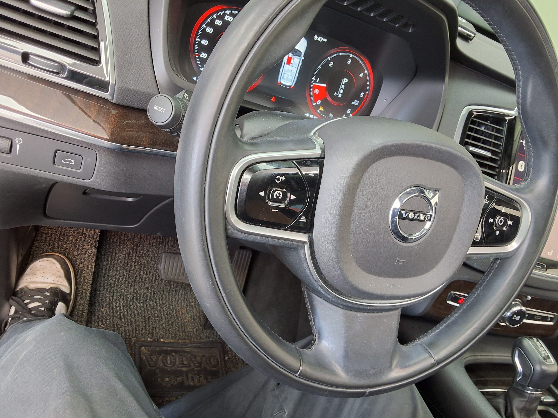 2017 - volvo xc90