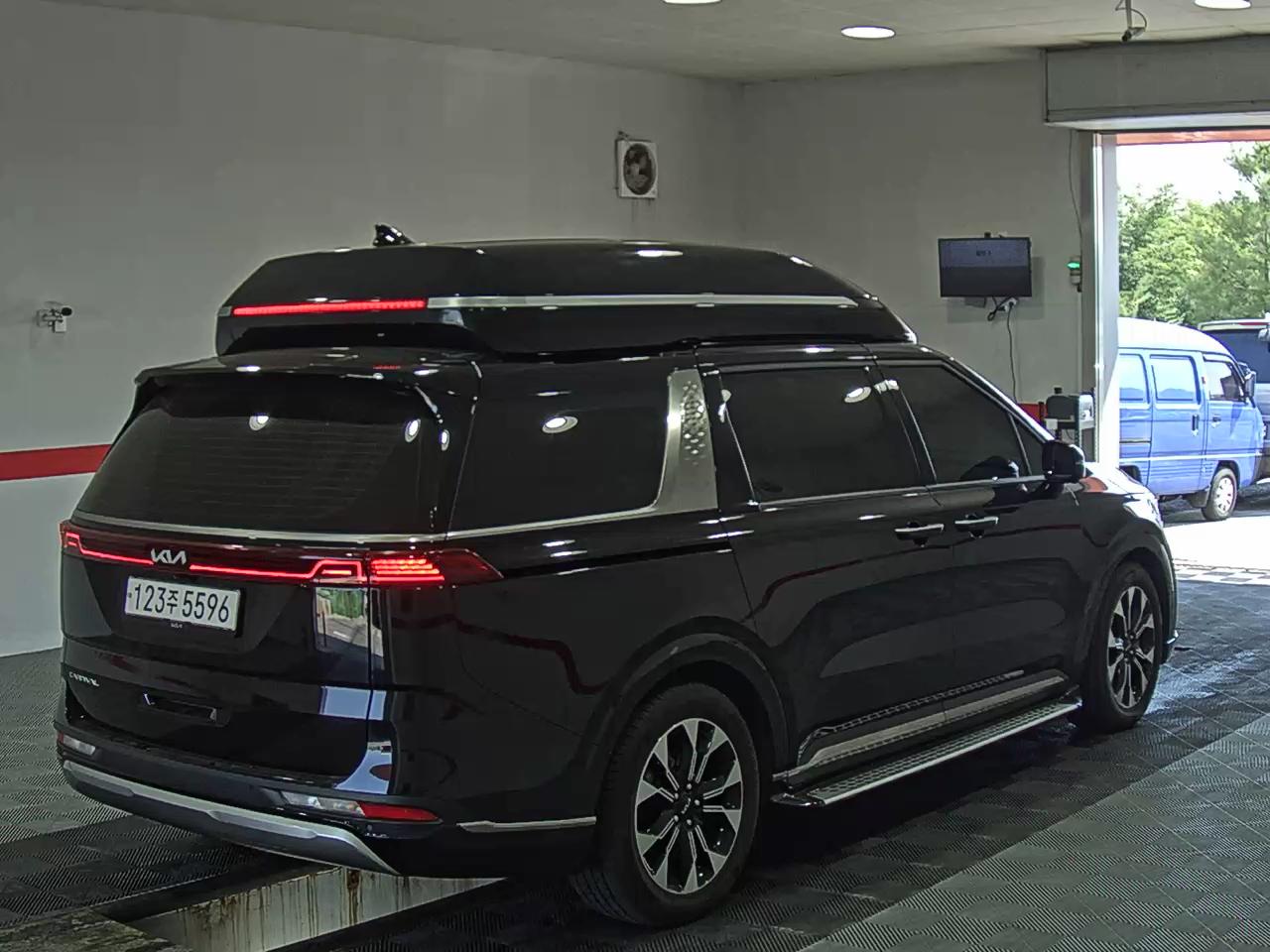 2022 - kia carnival