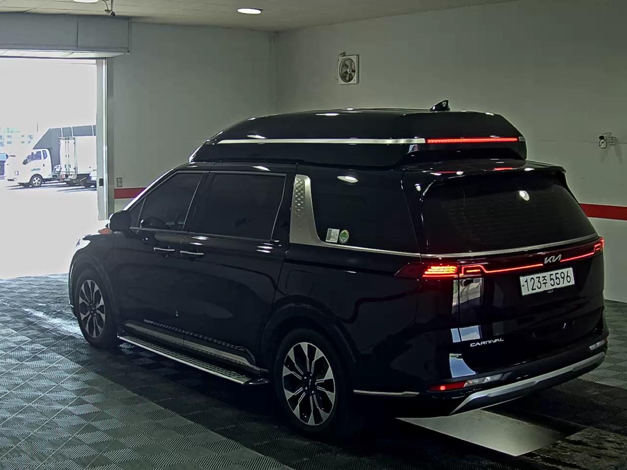 2022 - kia carnival