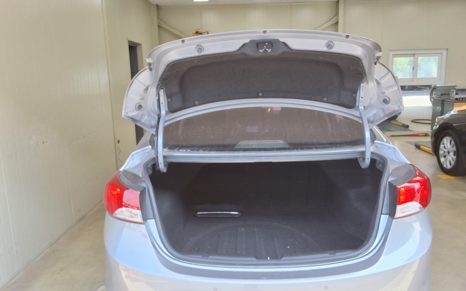 2013 - hyundai avante