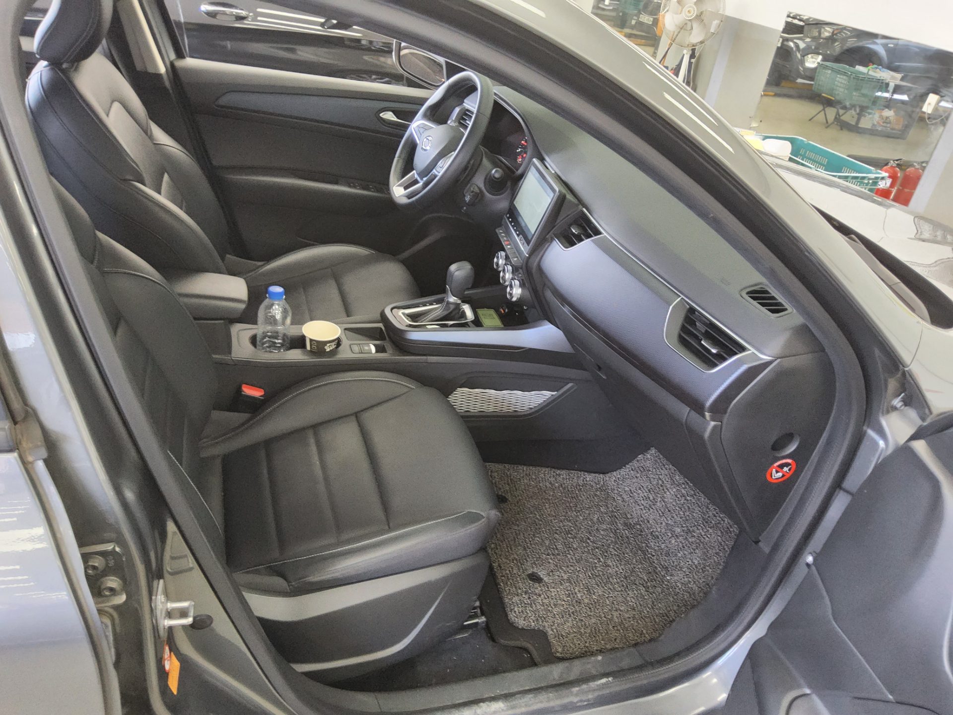 2020 - renault xm3