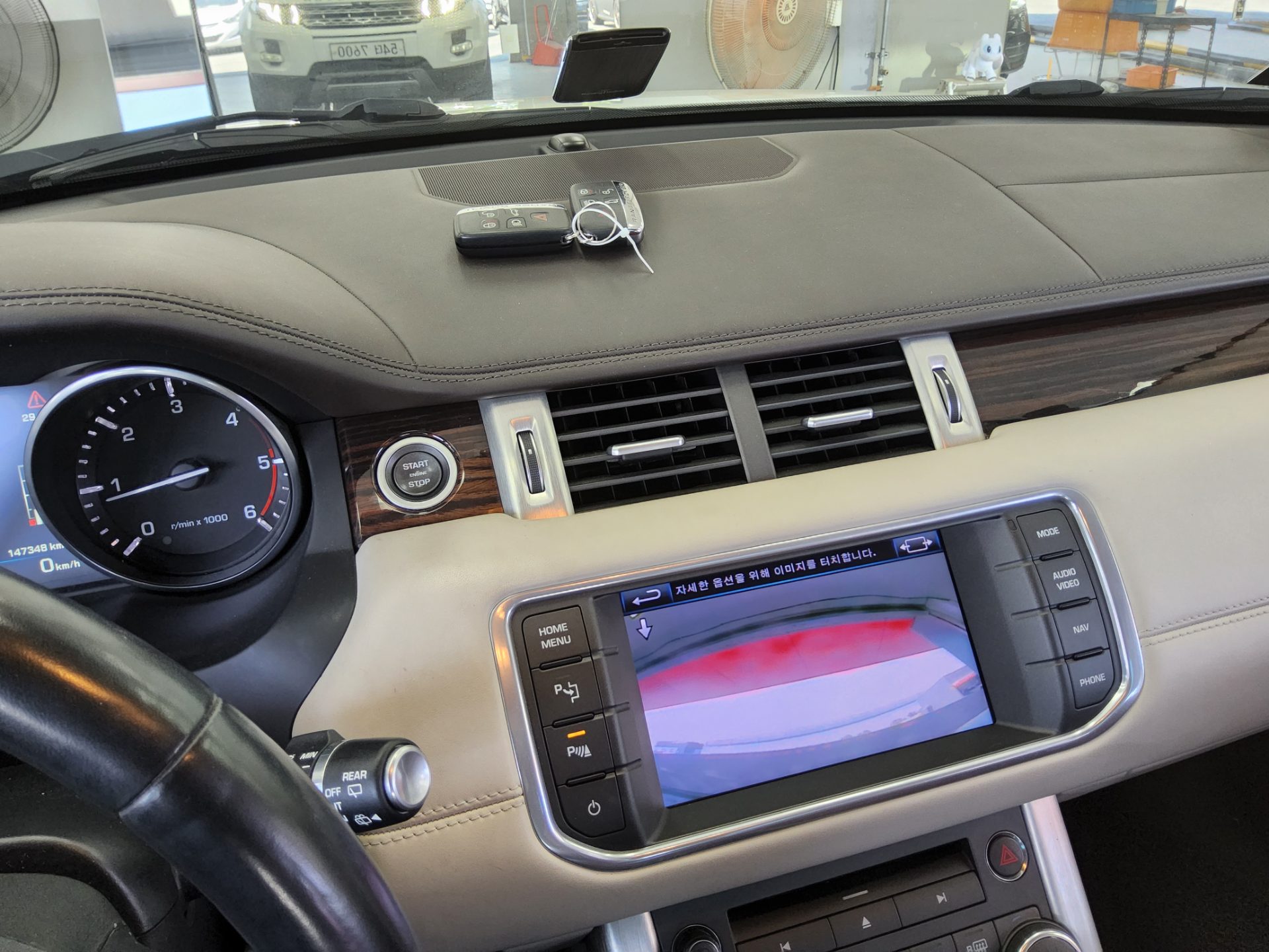 2012 - land rover range rover