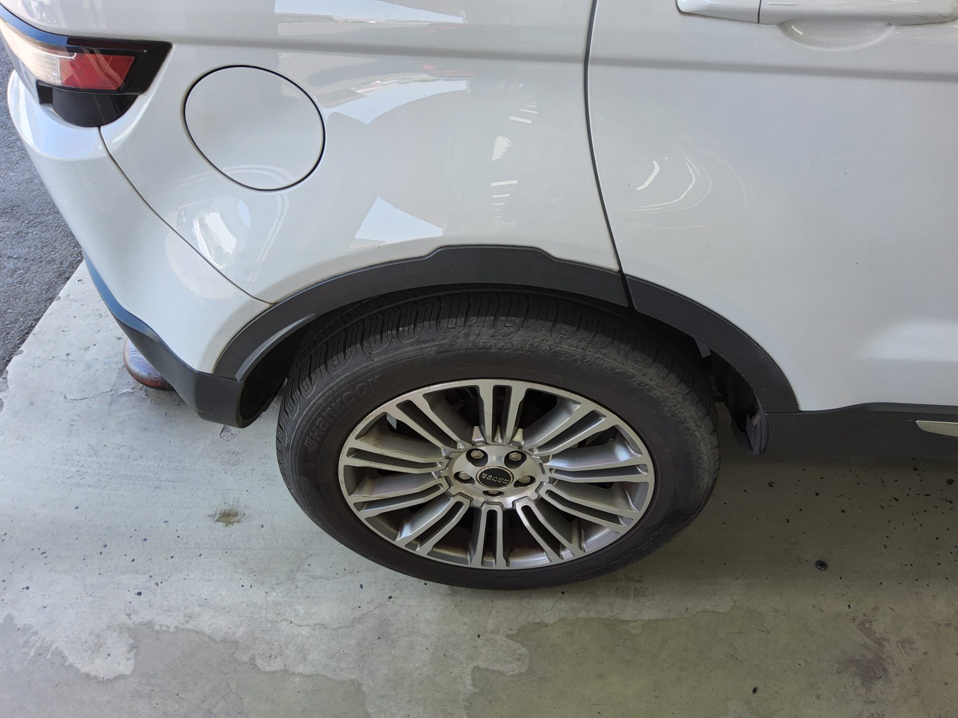 2012 - land rover range rover