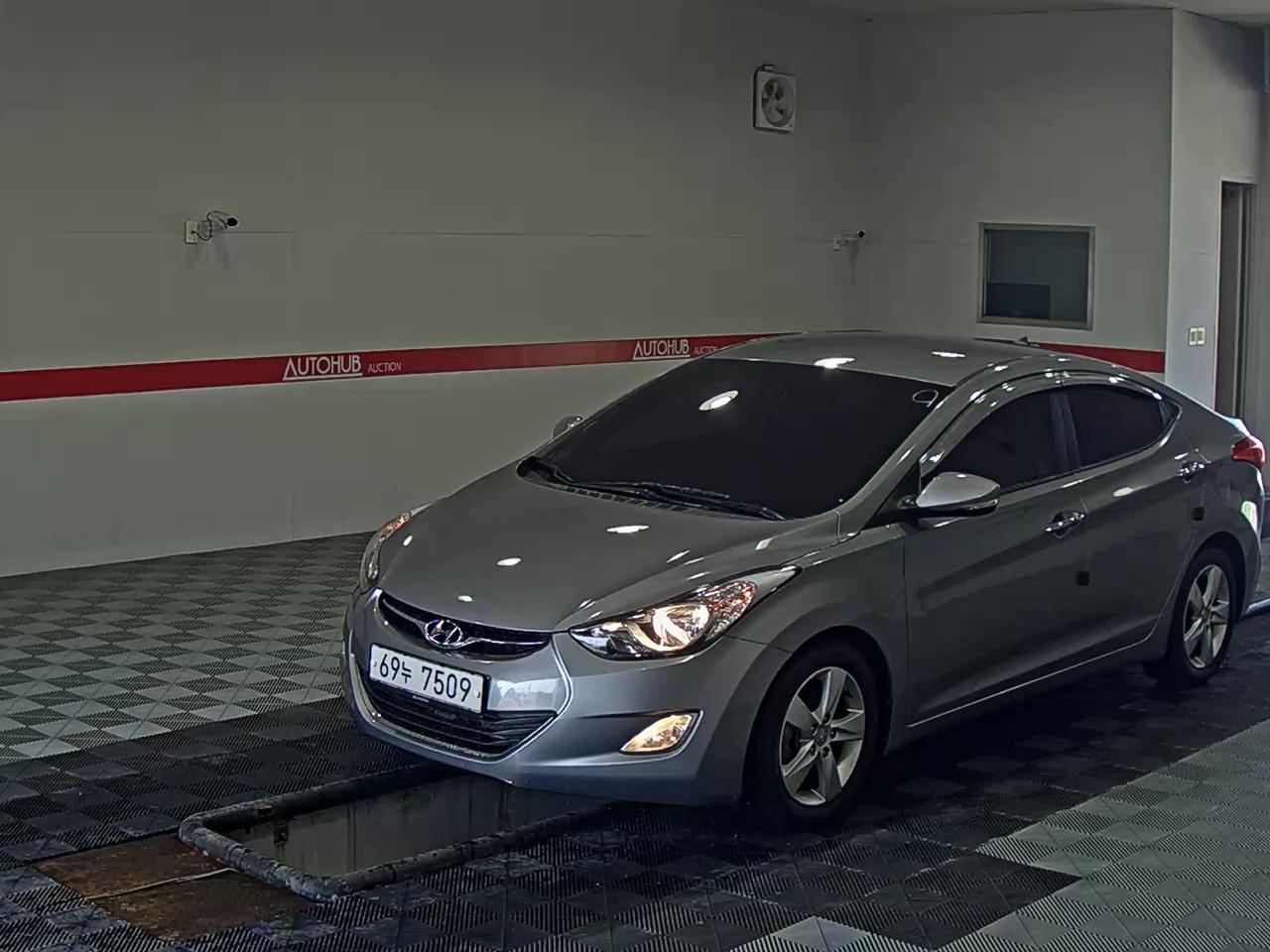 2013 - hyundai avante