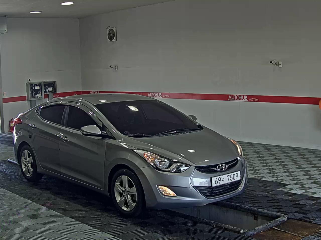 2013 - hyundai avante