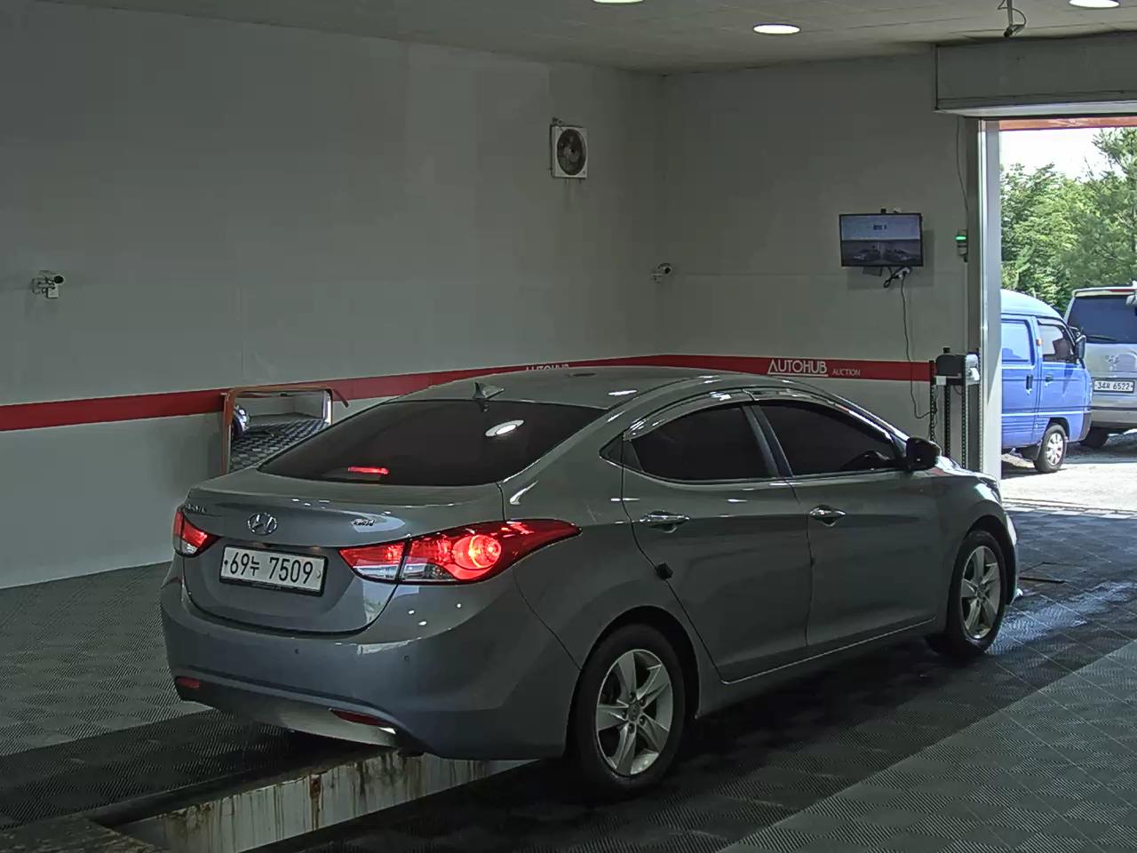 2013 - hyundai avante