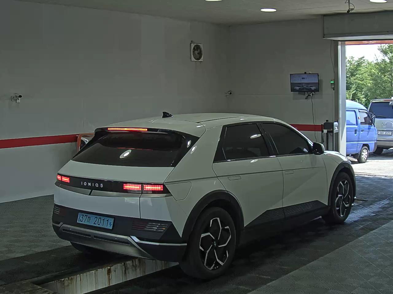 2023 - hyundai ioniq